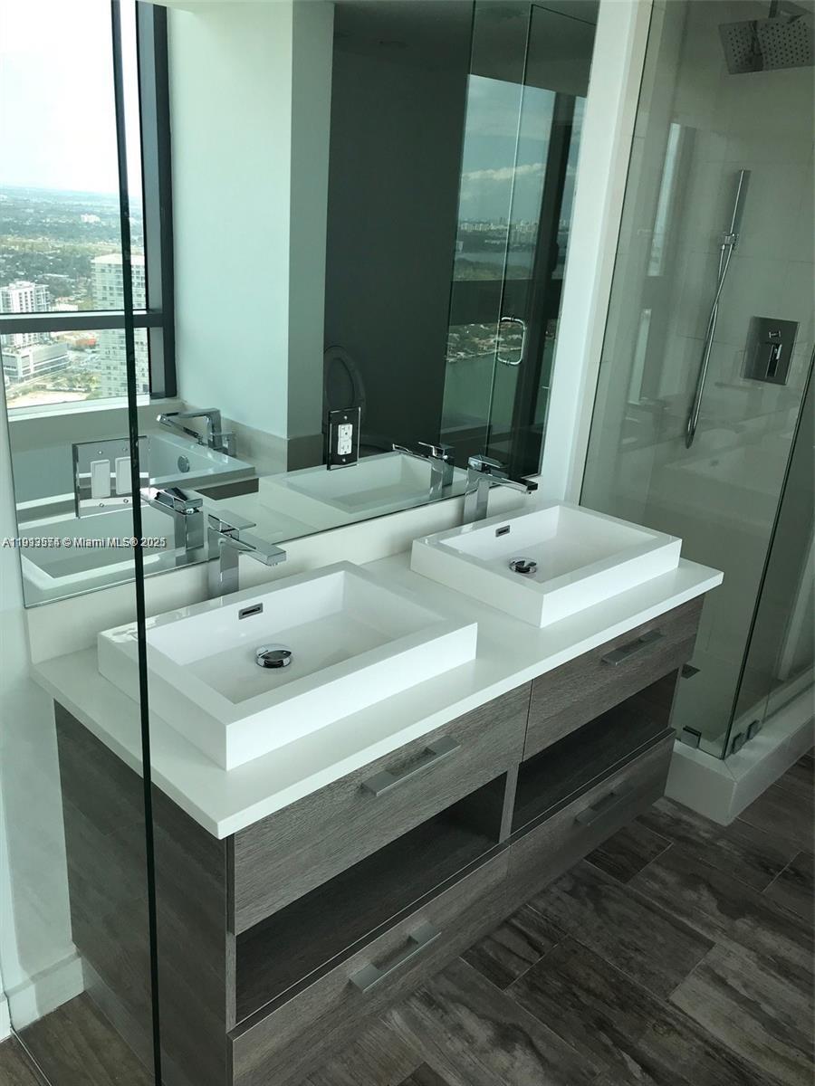 650 NE 32nd St #4908, Miami FL 33137