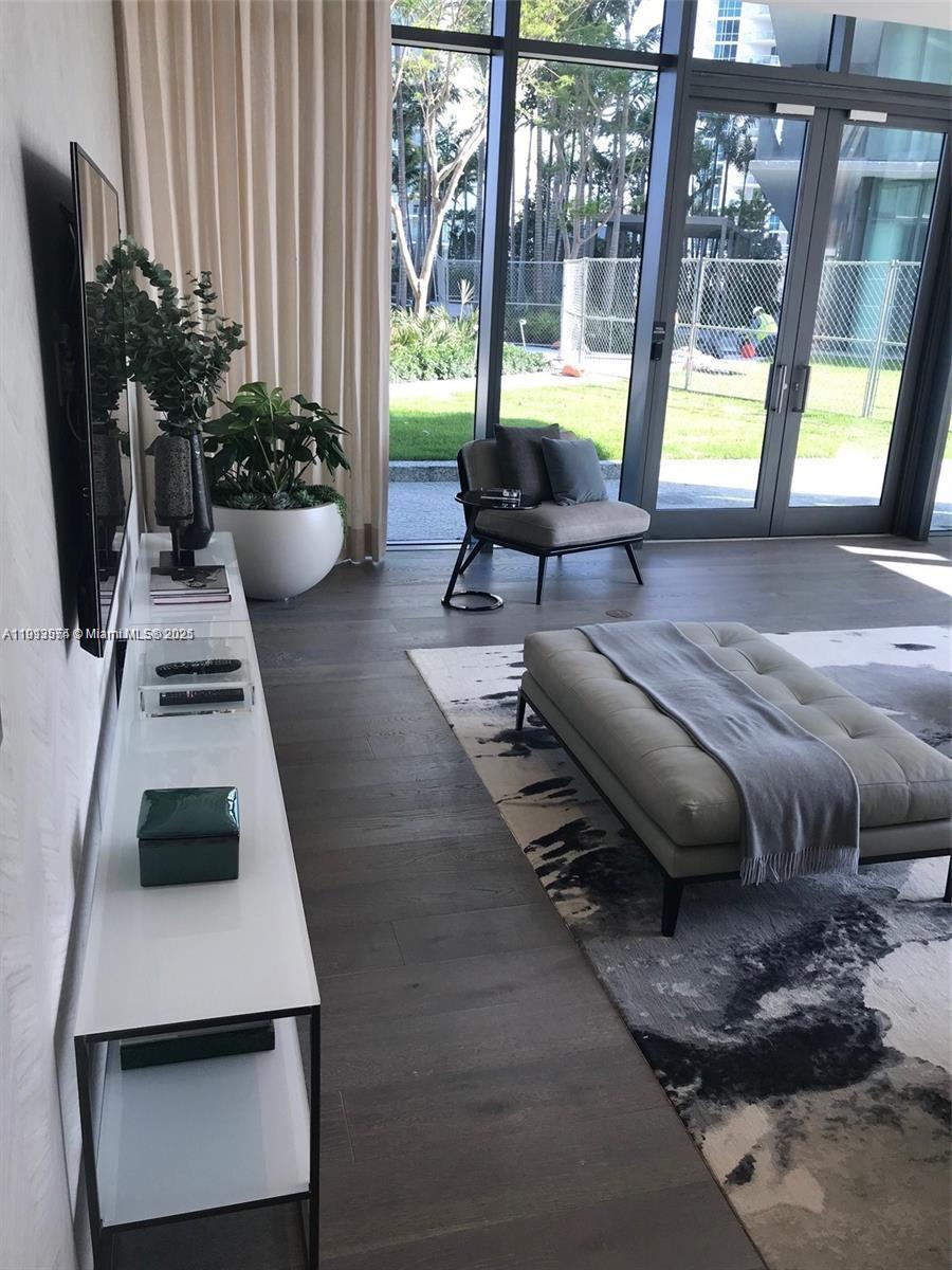650 NE 32nd St #4908, Miami FL 33137