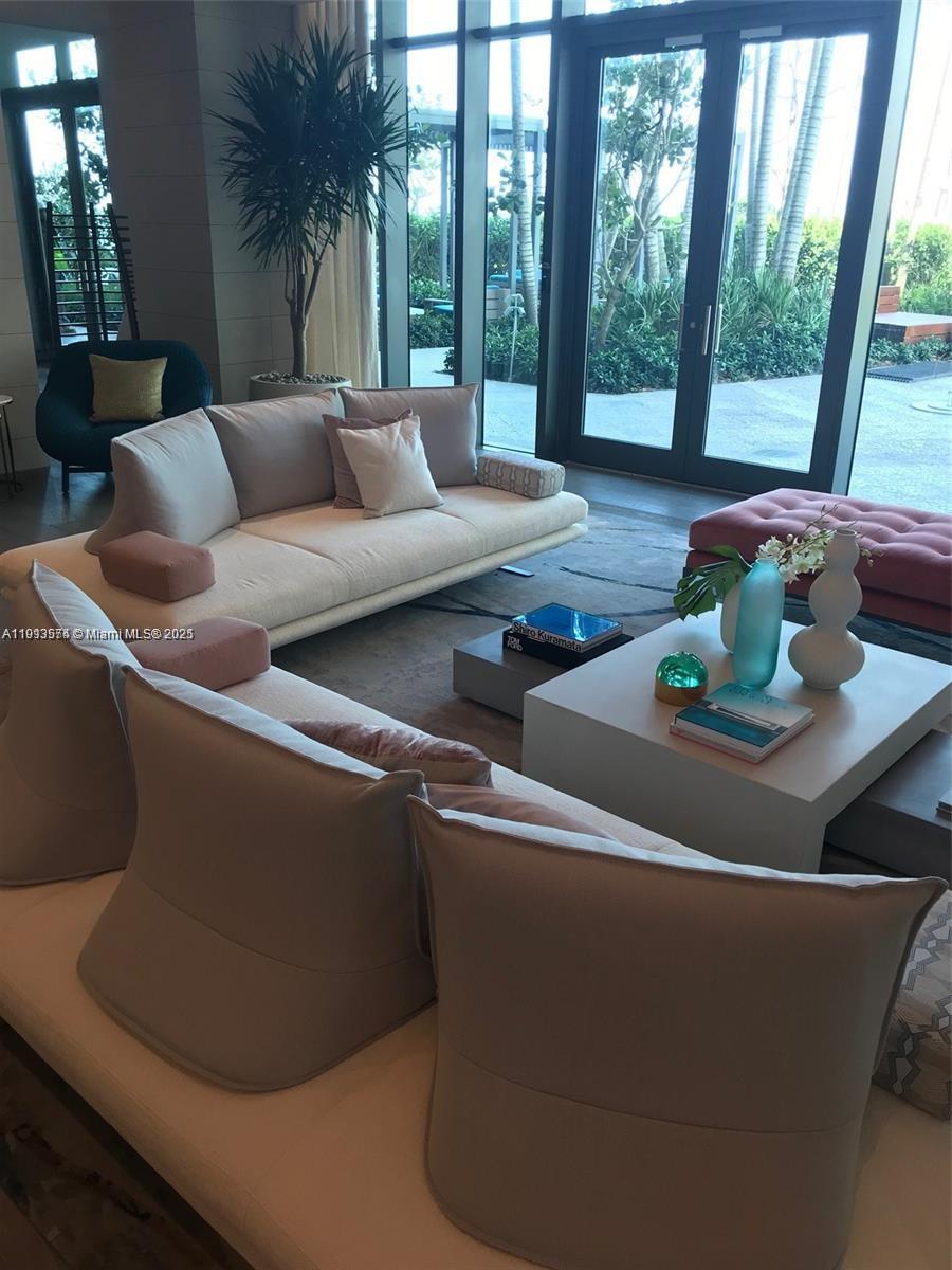 650 NE 32nd St #4908, Miami FL 33137