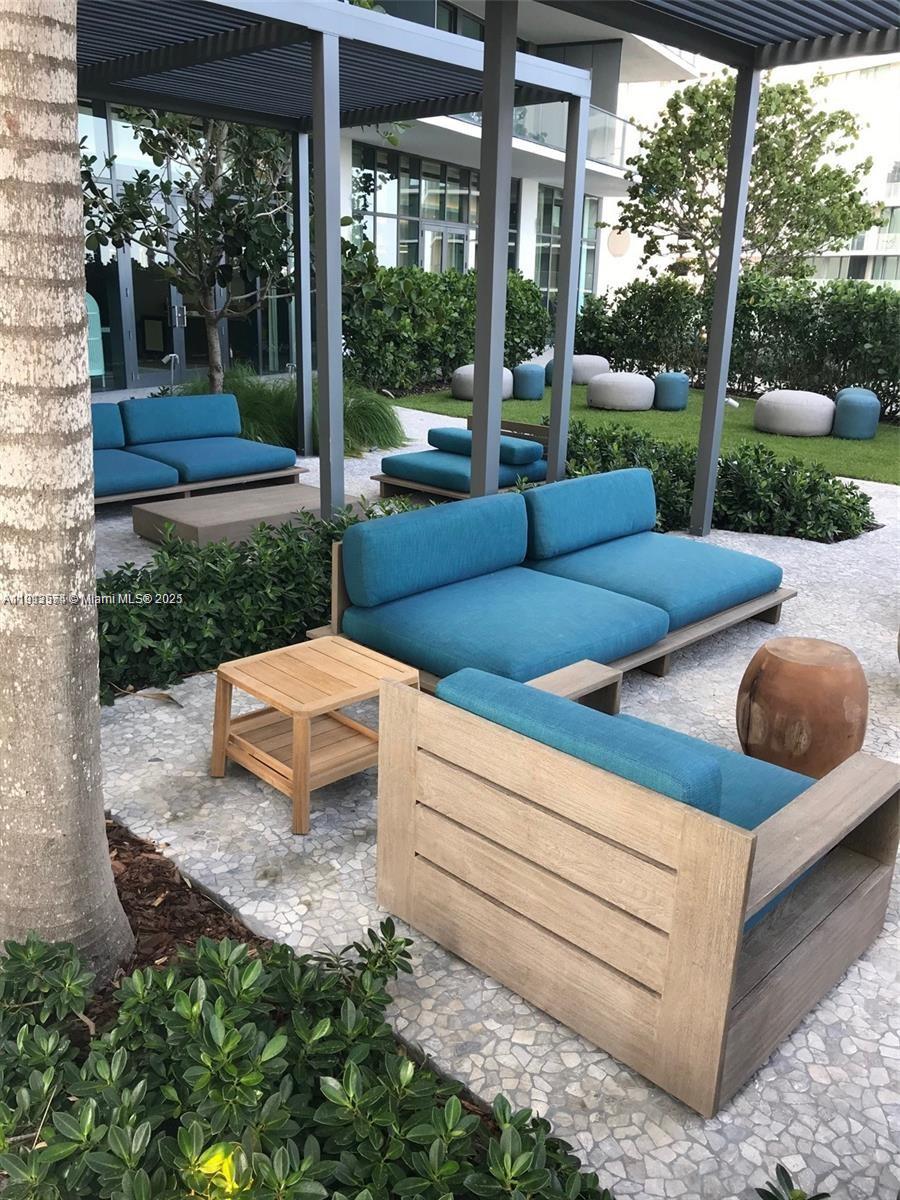 650 NE 32nd St #4908, Miami FL 33137