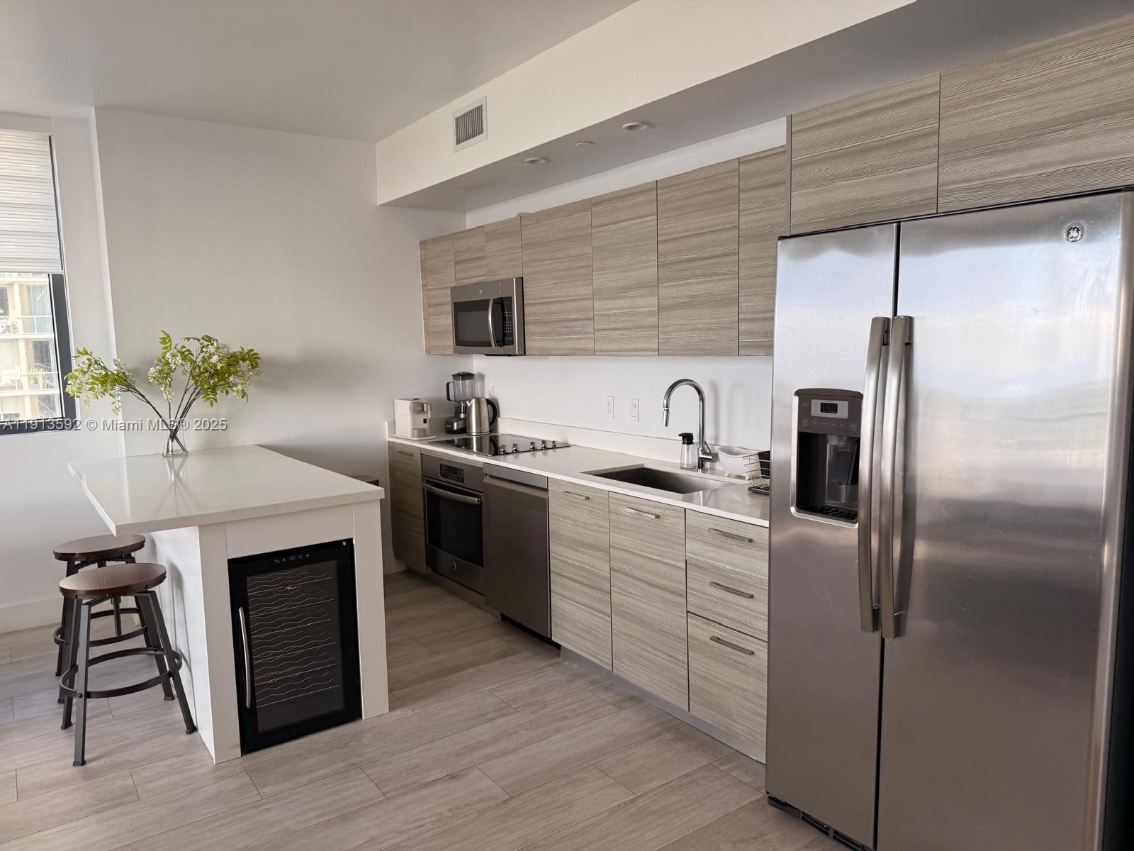 121 NE 34th St #1809, Miami FL 33137
