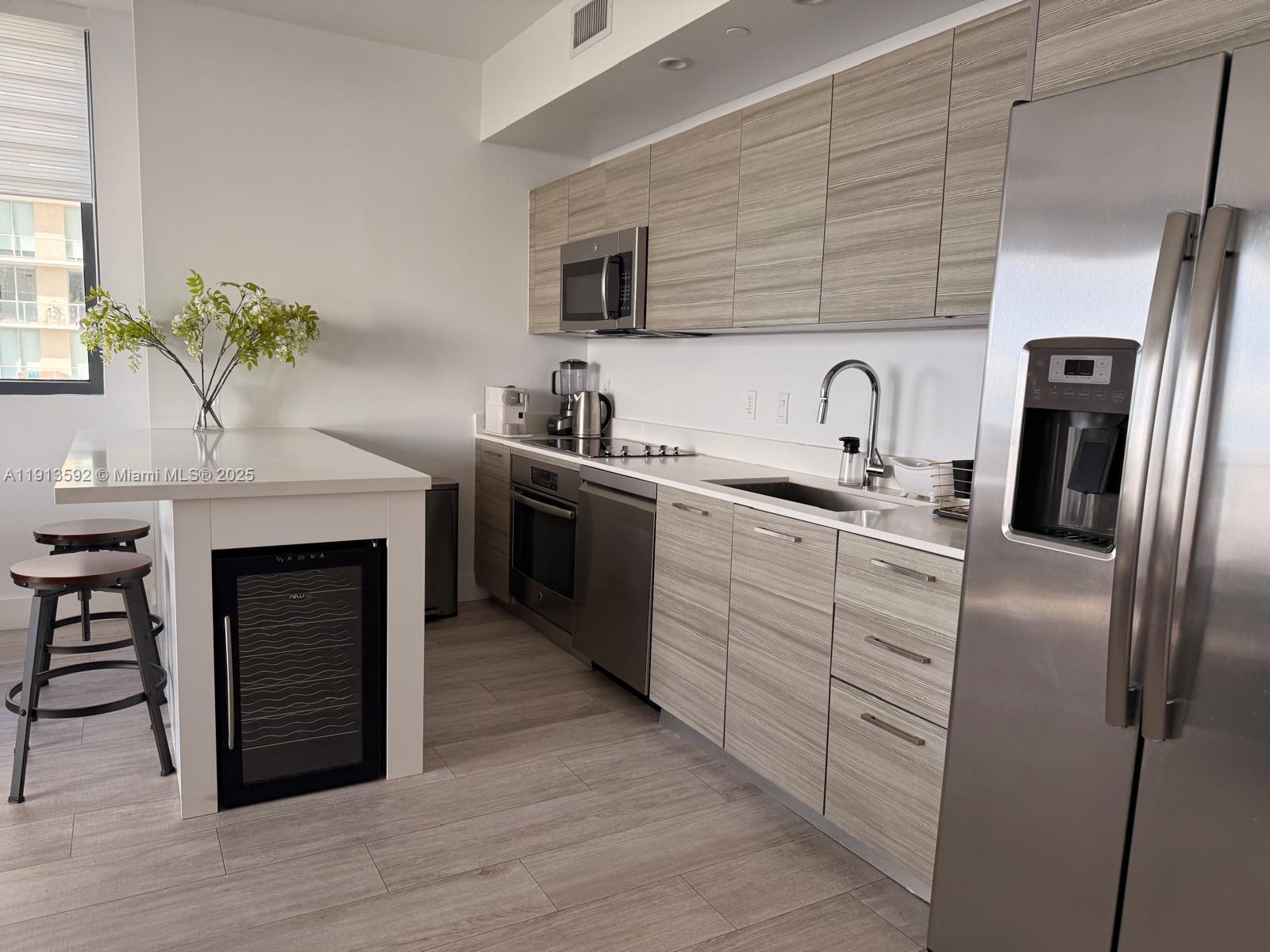 121 NE 34th St #1809, Miami FL 33137