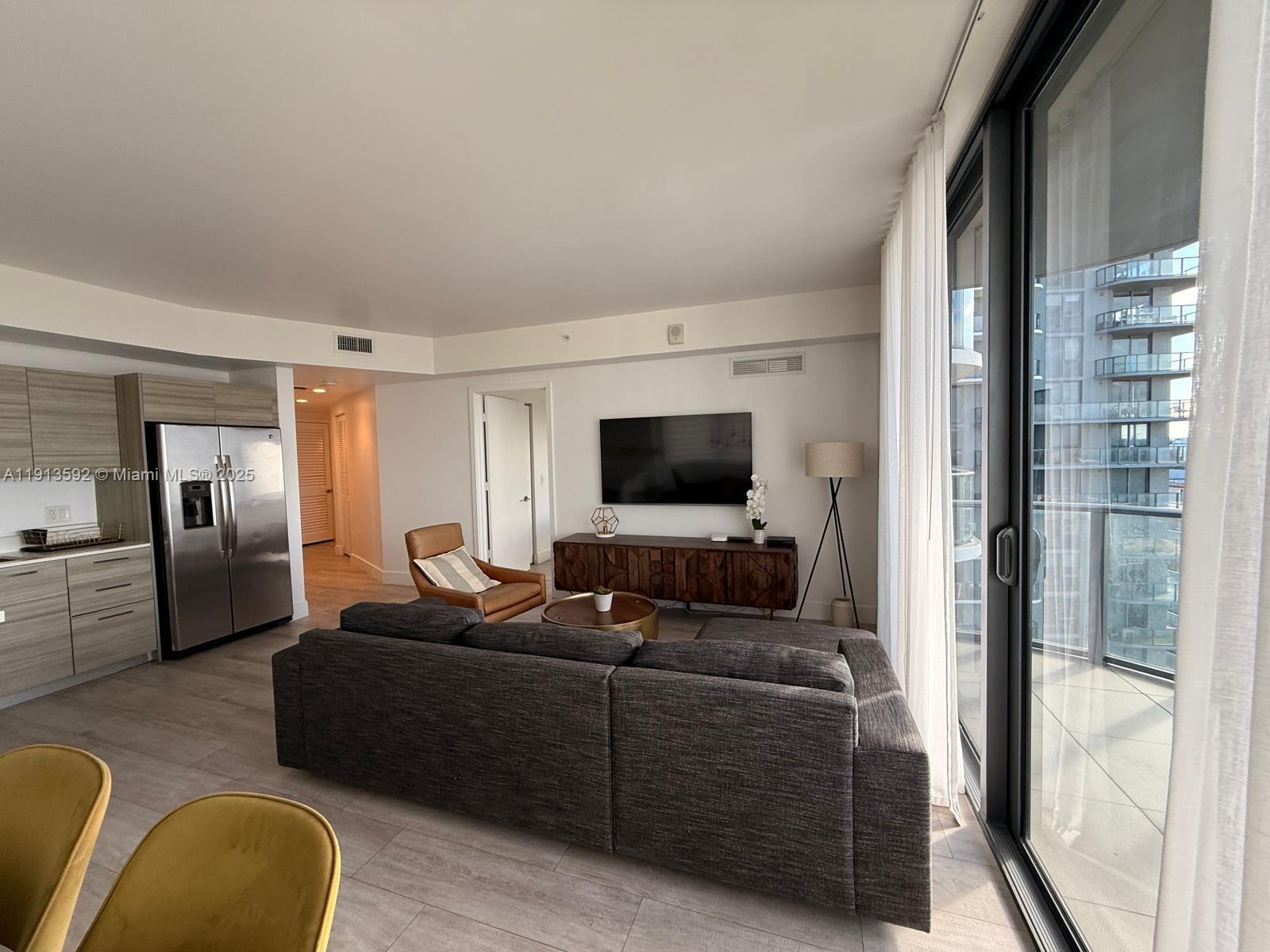 121 NE 34th St #1809, Miami FL 33137