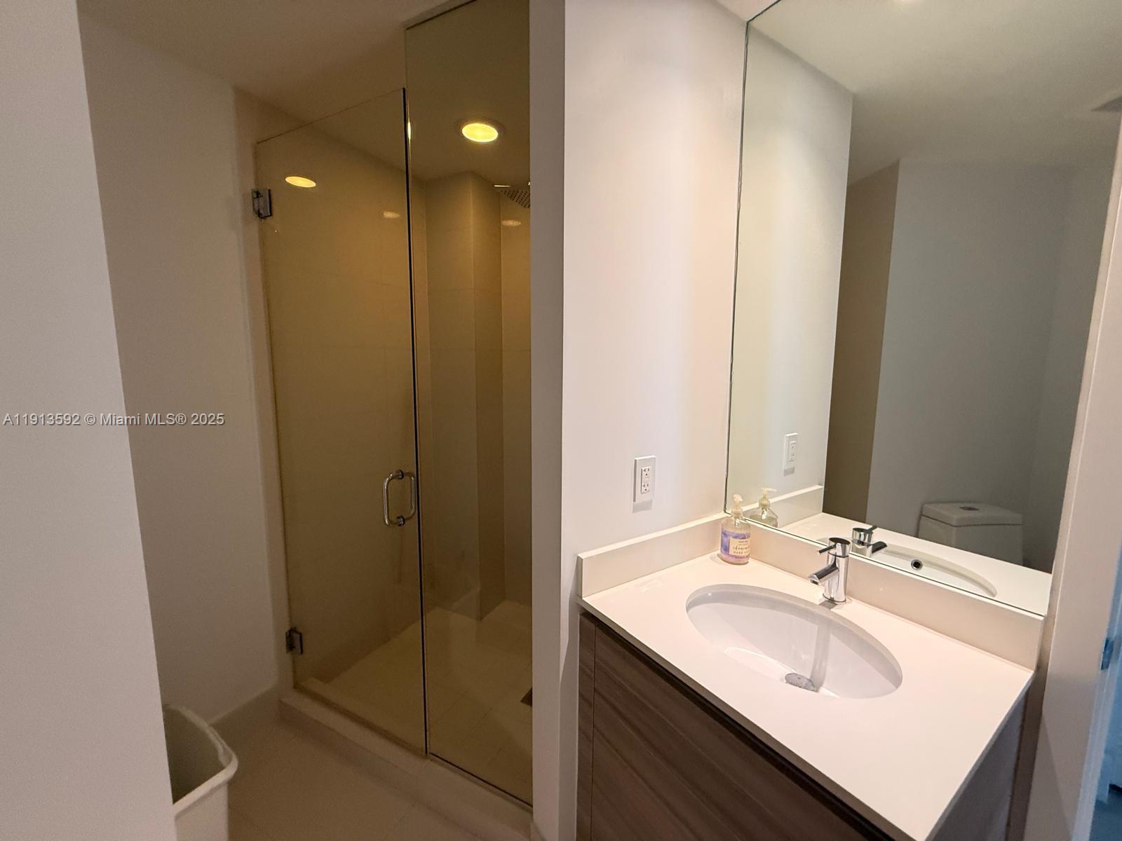121 NE 34th St #1809, Miami FL 33137