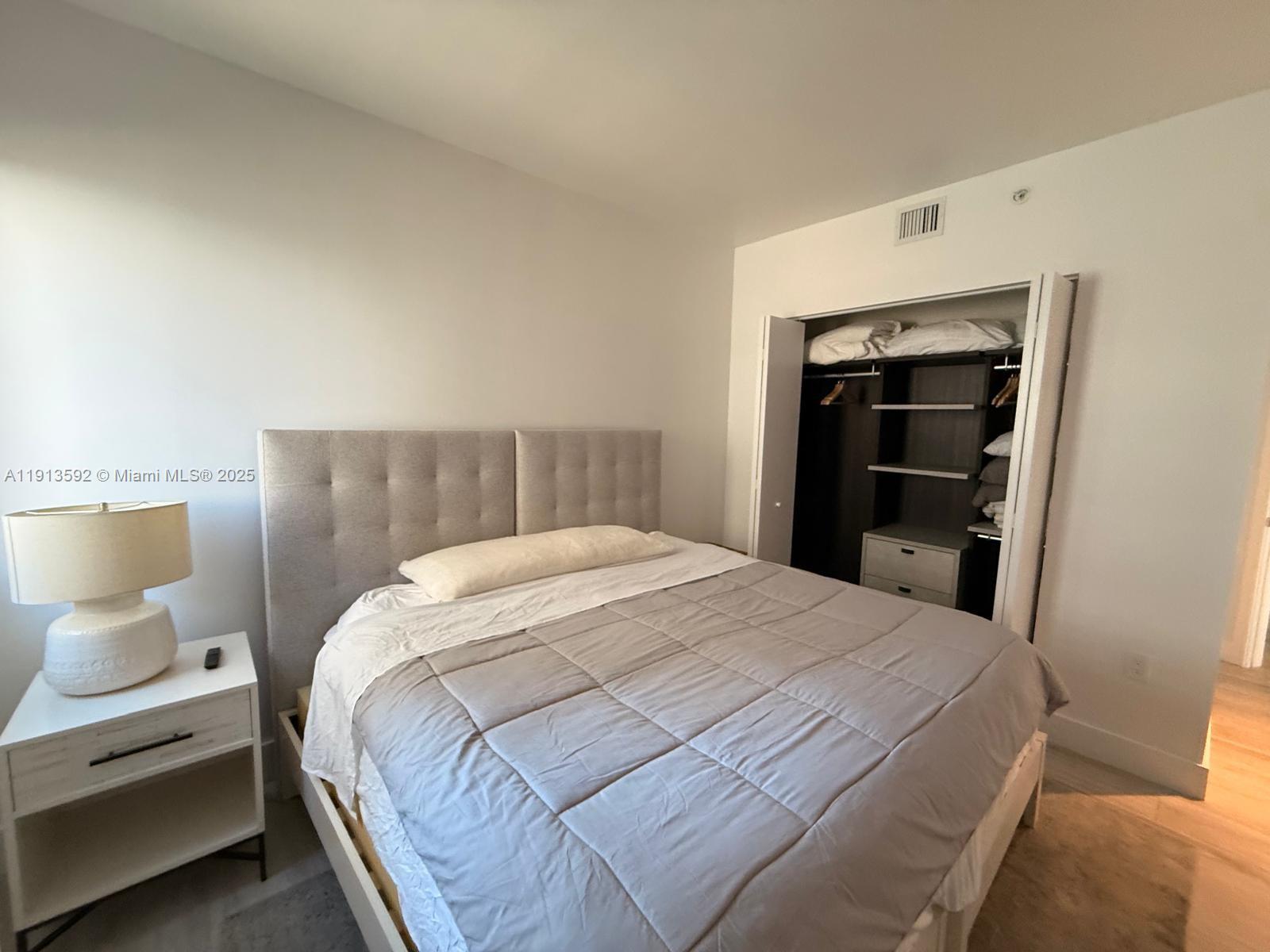 121 NE 34th St #1809, Miami FL 33137