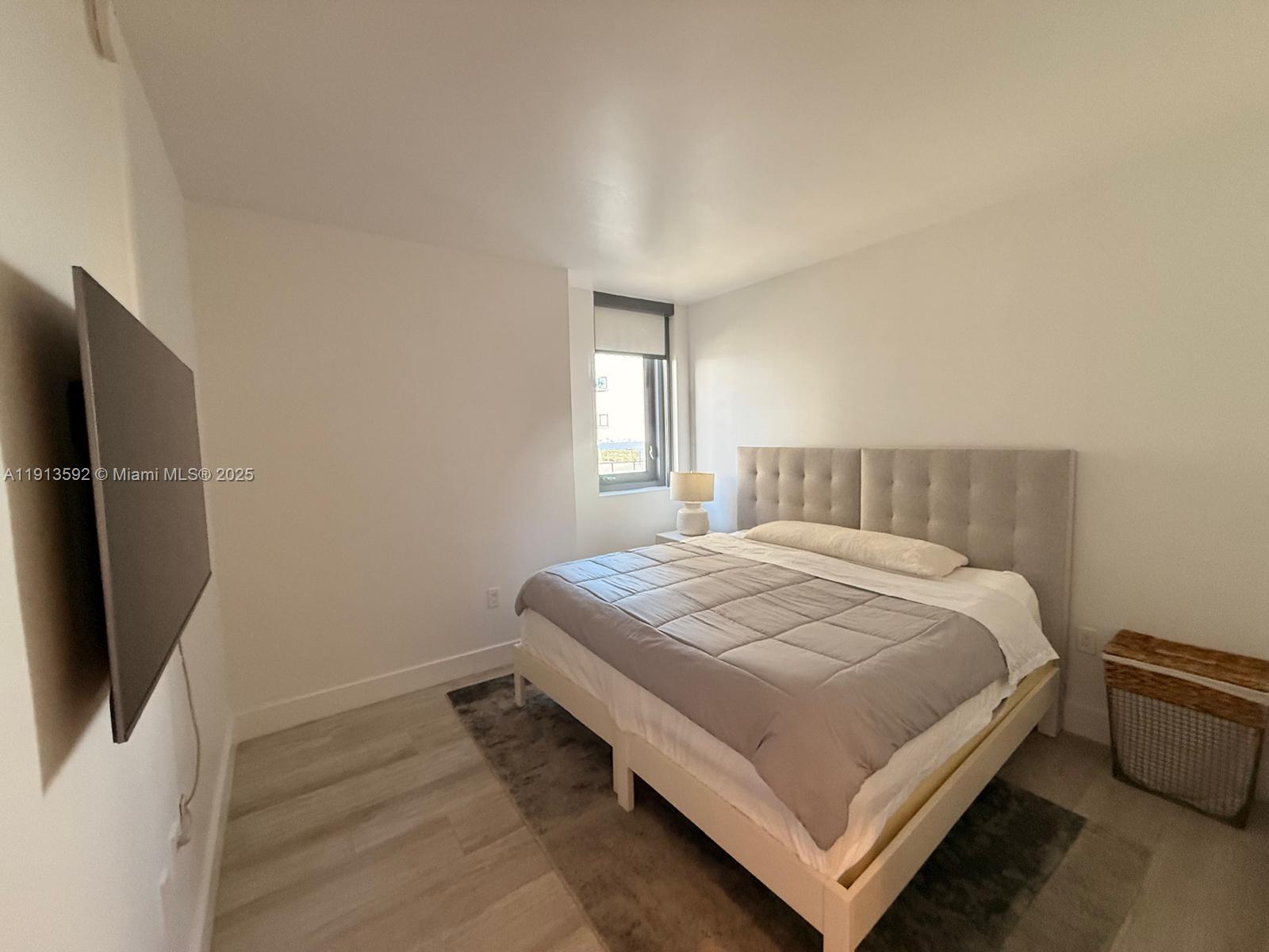 121 NE 34th St #1809, Miami FL 33137