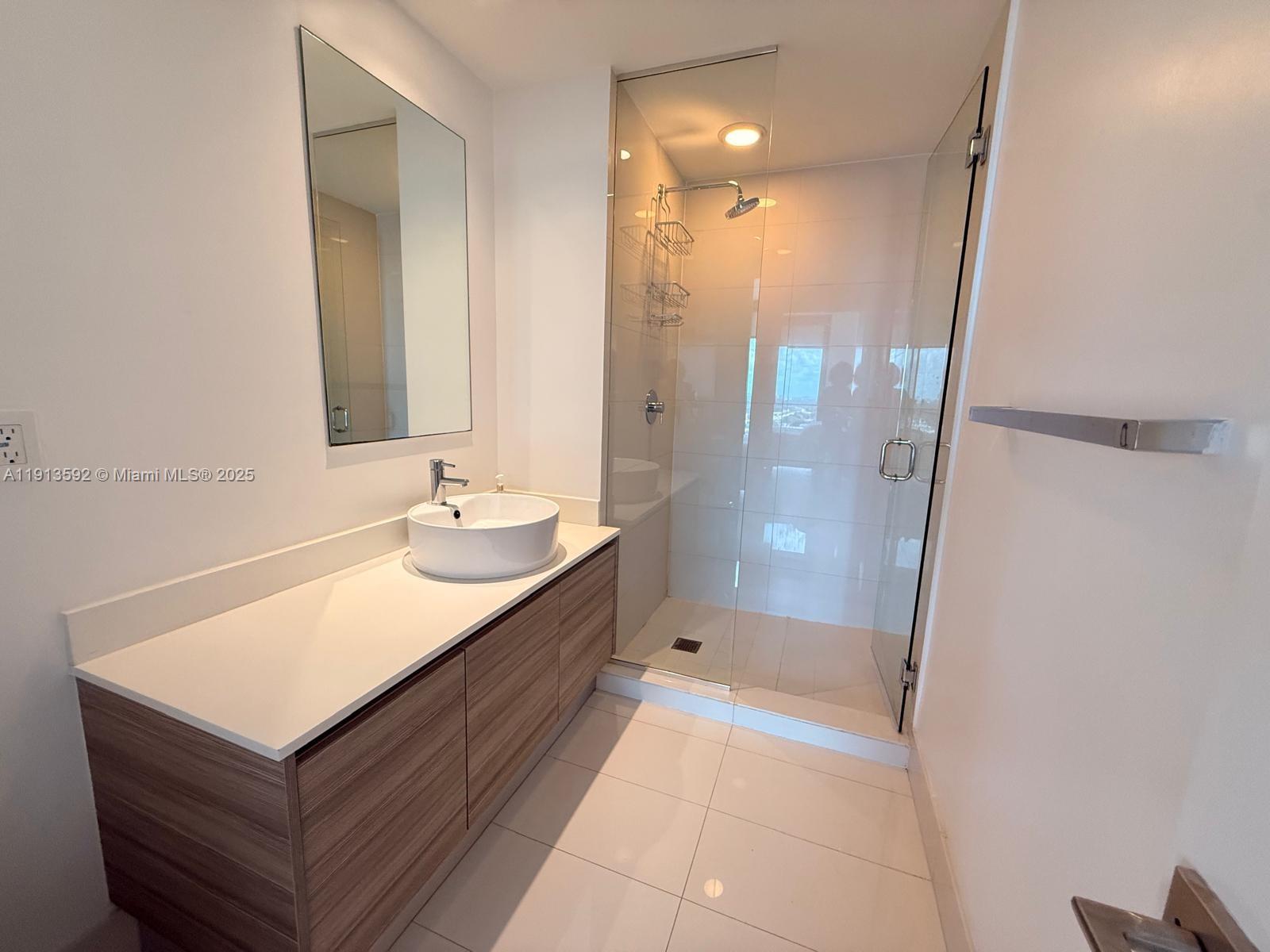 121 NE 34th St #1809, Miami FL 33137