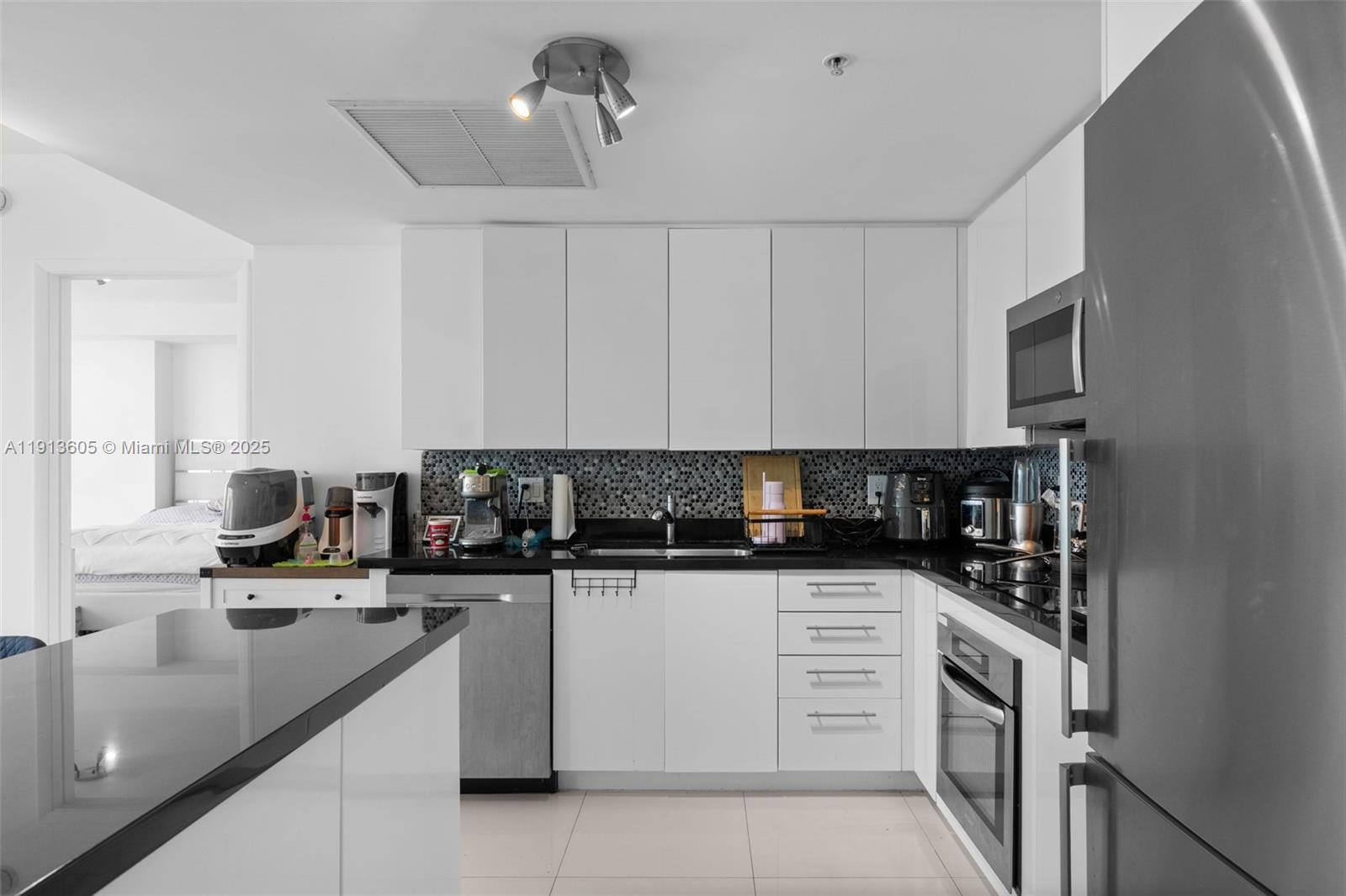 92 SW 3rd St #4403, Miami FL 33130