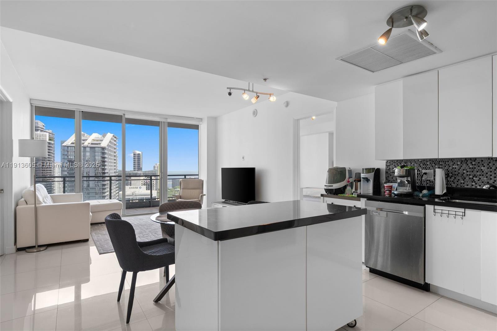 92 SW 3rd St #4403, Miami FL 33130