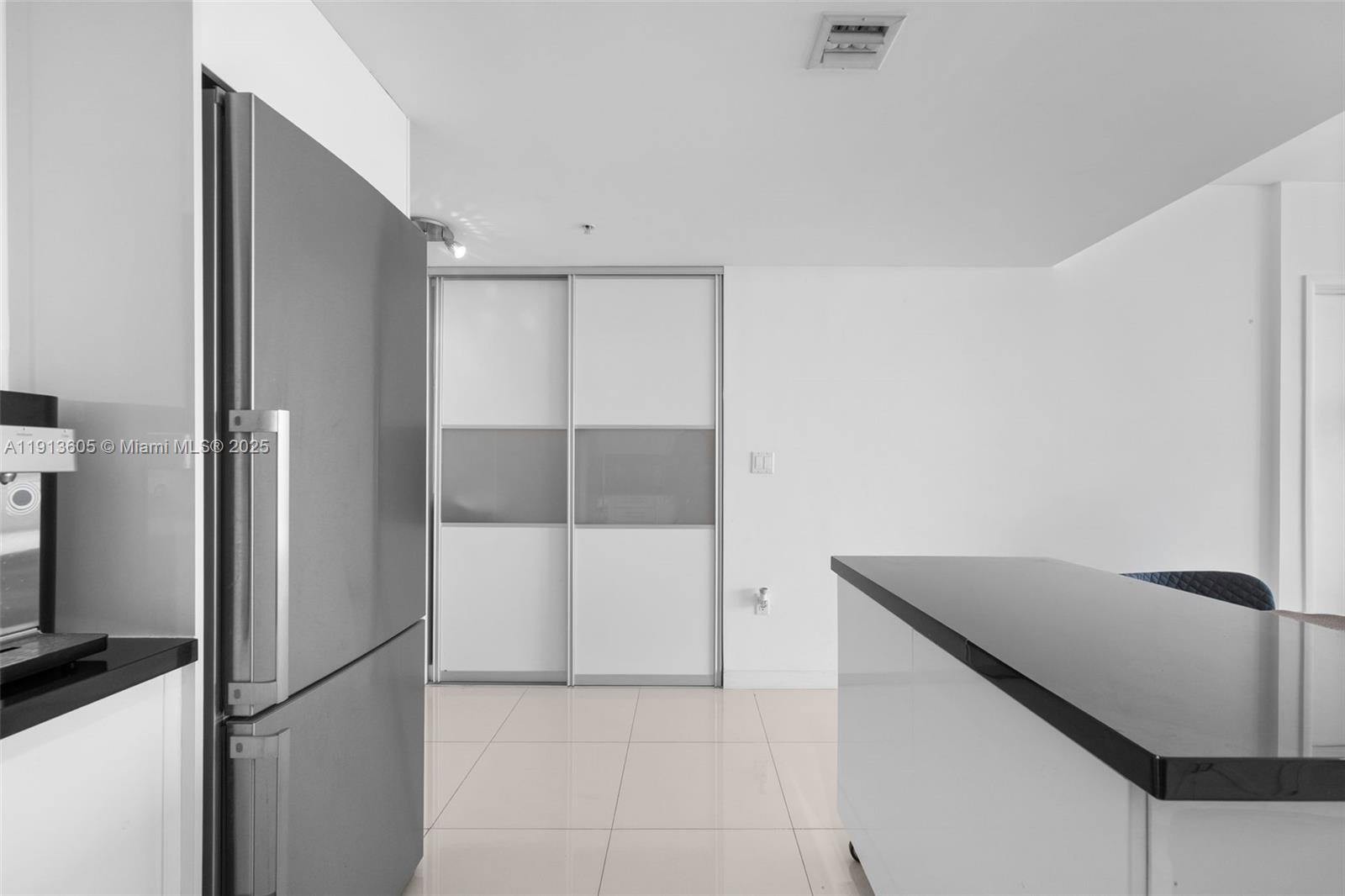 92 SW 3rd St #4403, Miami FL 33130