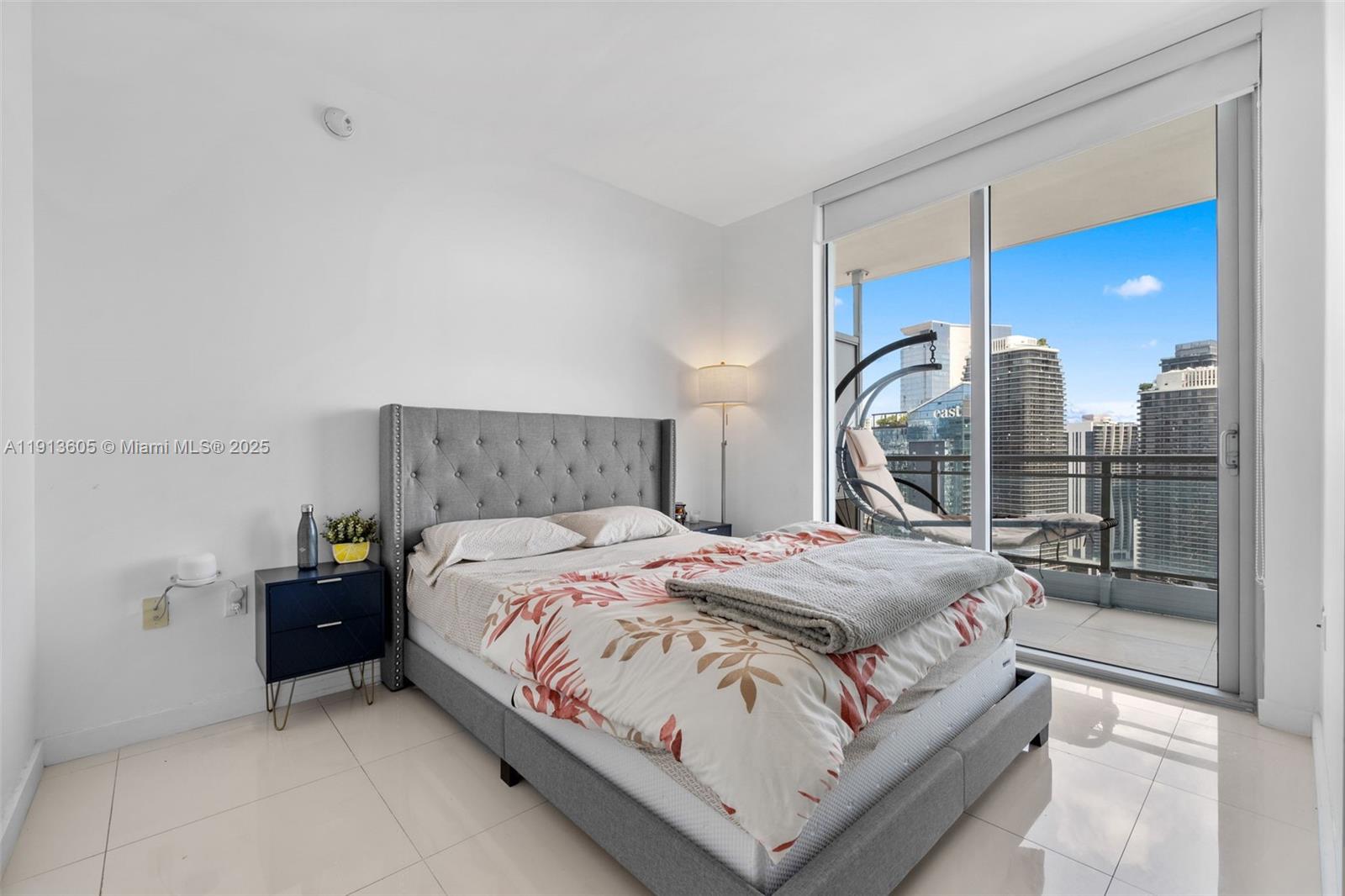 92 SW 3rd St #4403, Miami FL 33130