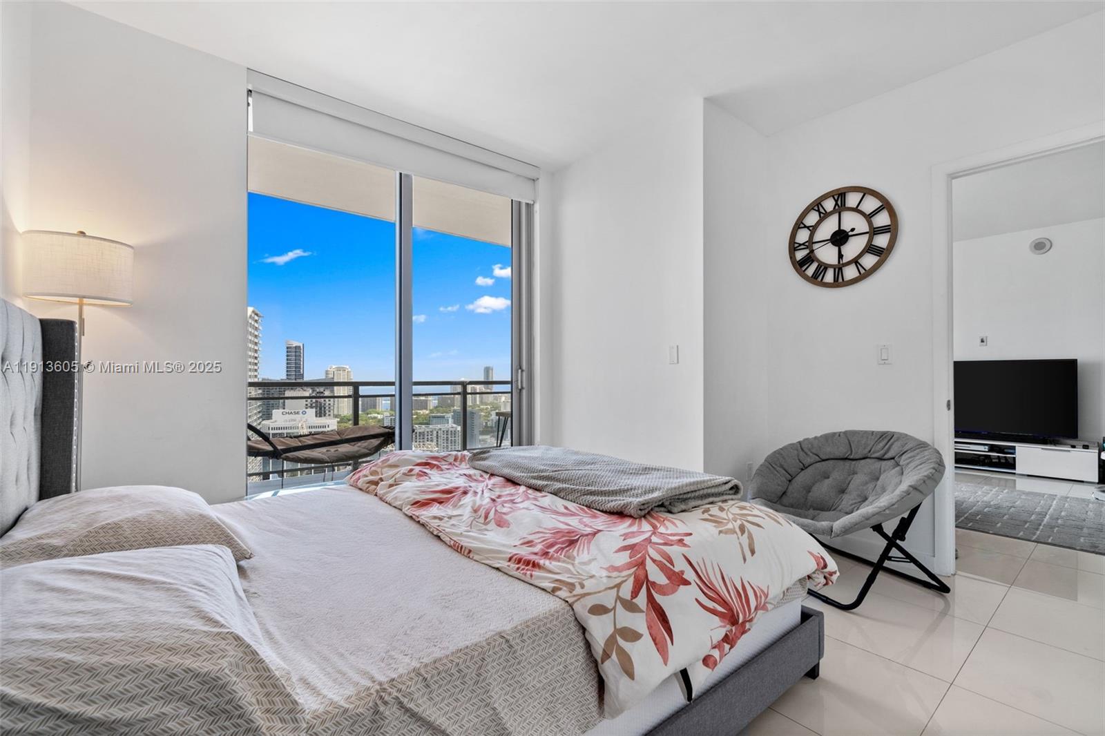 92 SW 3rd St #4403, Miami FL 33130