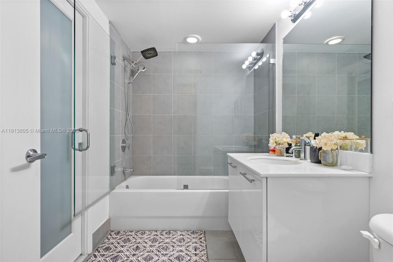 92 SW 3rd St #4403, Miami FL 33130
