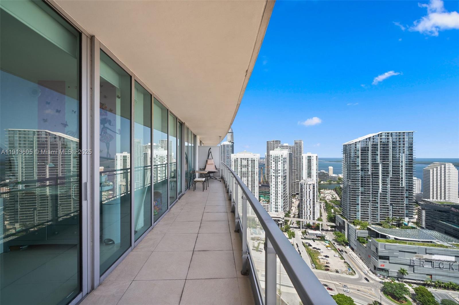 92 SW 3rd St #4403, Miami FL 33130