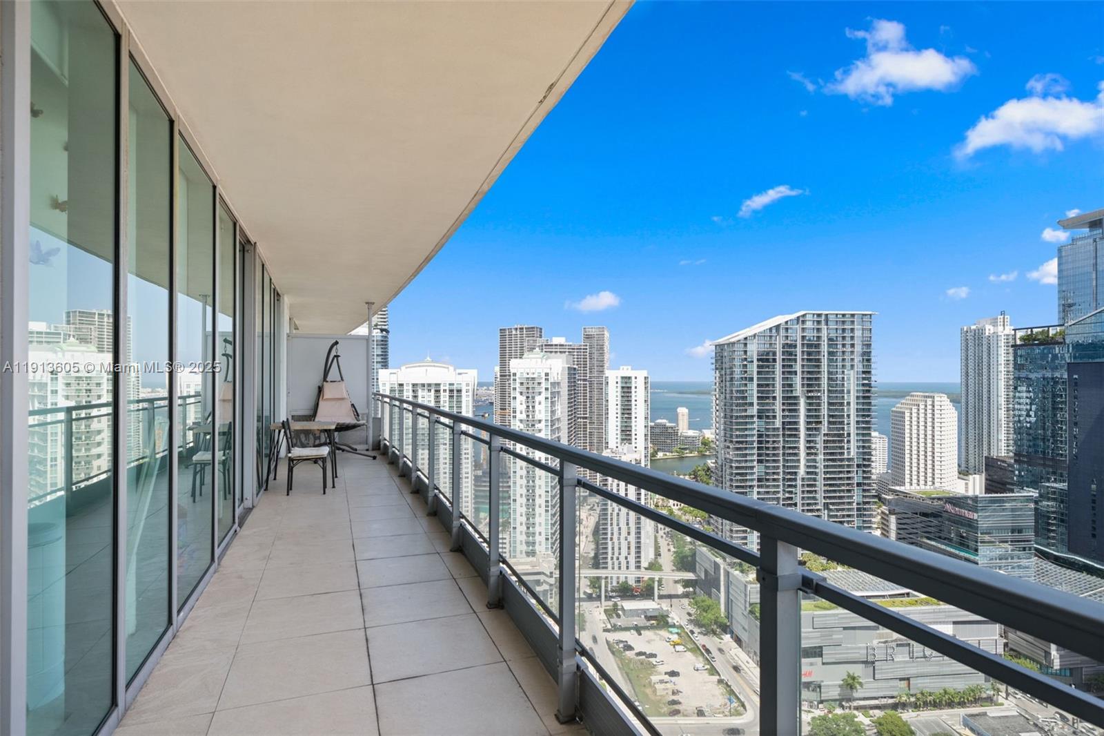 92 SW 3rd St #4403, Miami FL 33130