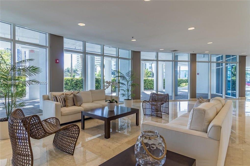6515 Collins Ave #1007, Miami Beach FL 33141