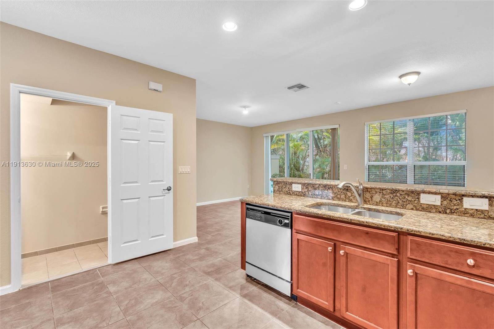 3226 NW 31st Ter, Oakland Park FL 33309