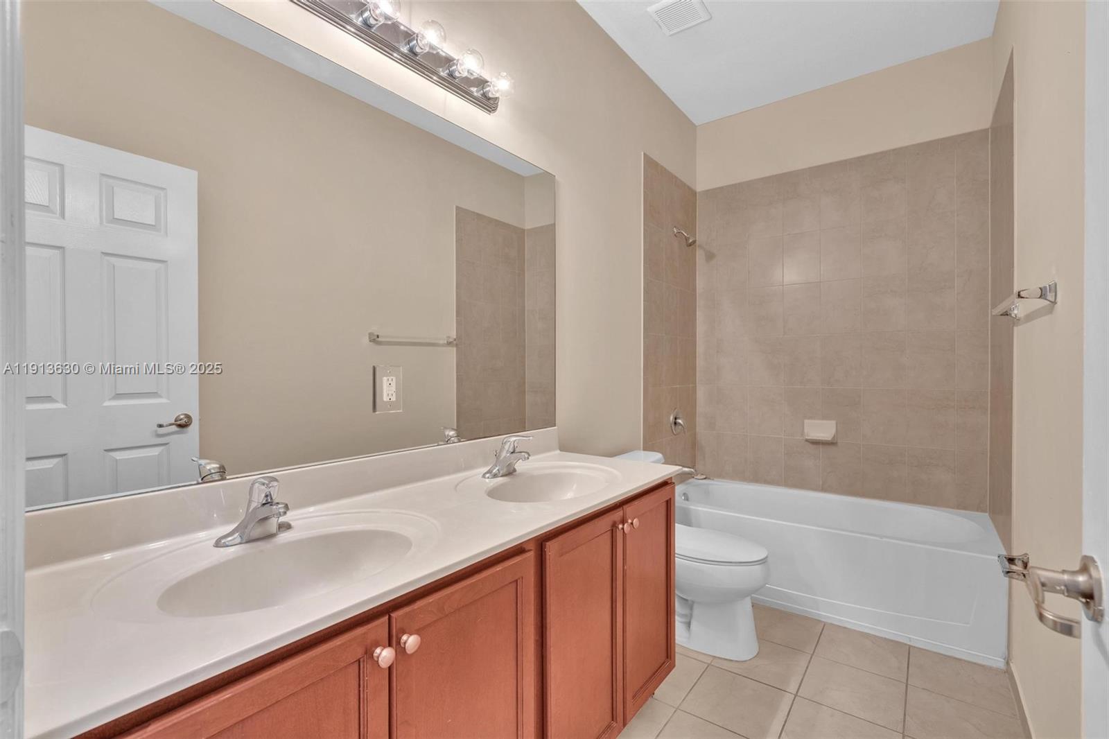 3226 NW 31st Ter, Oakland Park FL 33309