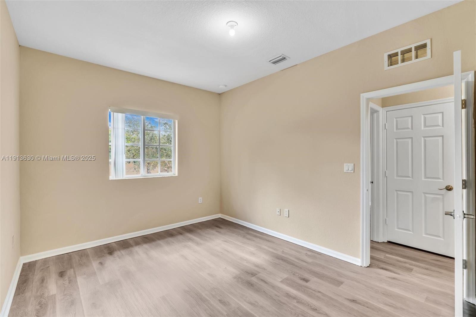 3226 NW 31st Ter, Oakland Park FL 33309