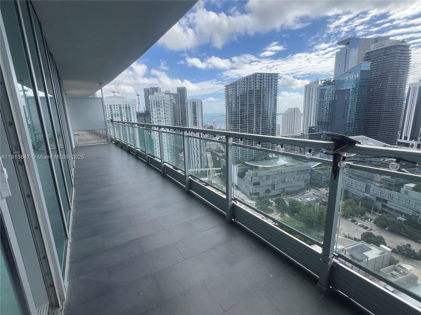 92 SW 3rd St #3803, Miami FL 33130