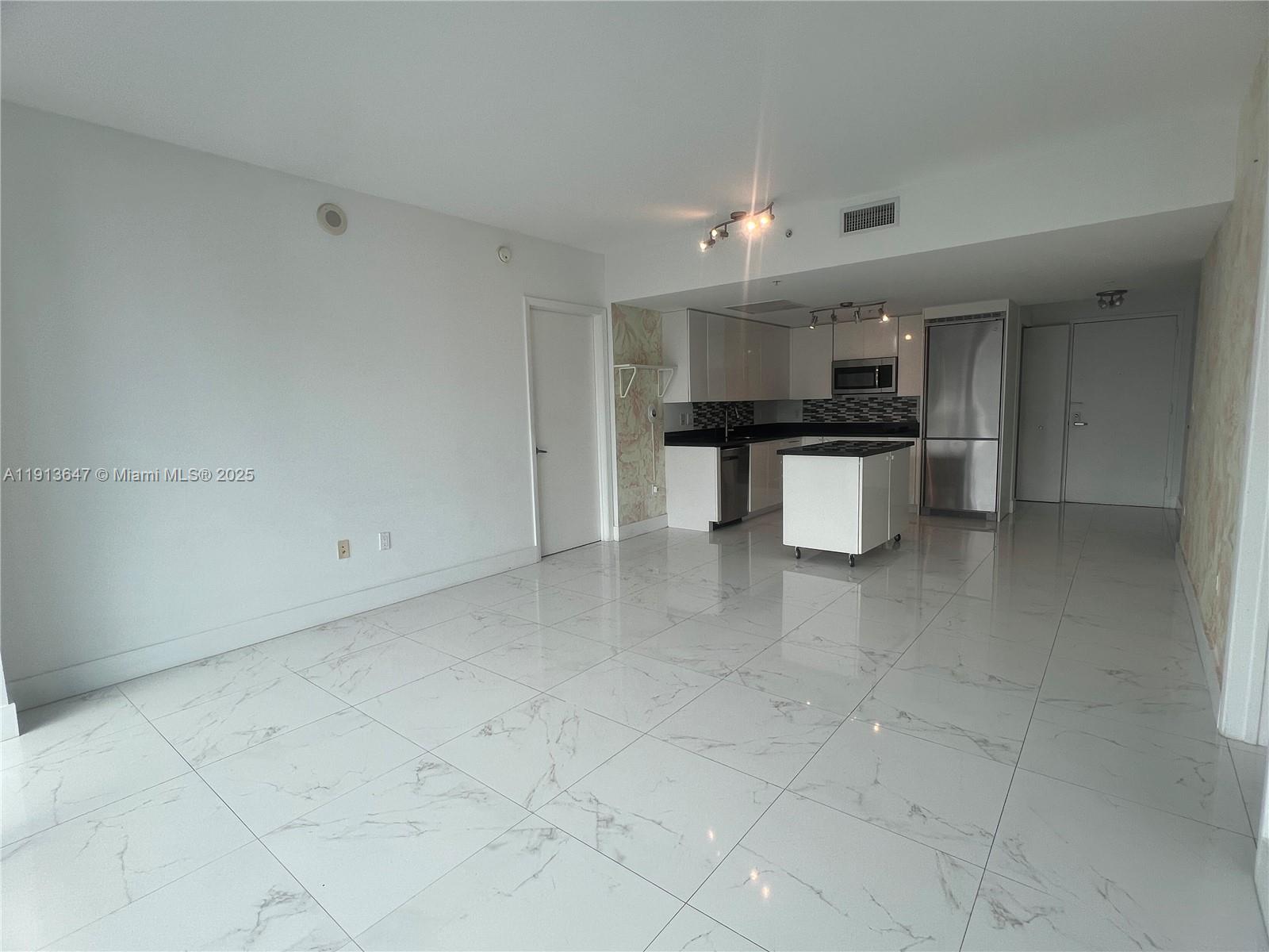 92 SW 3rd St #3803, Miami FL 33130