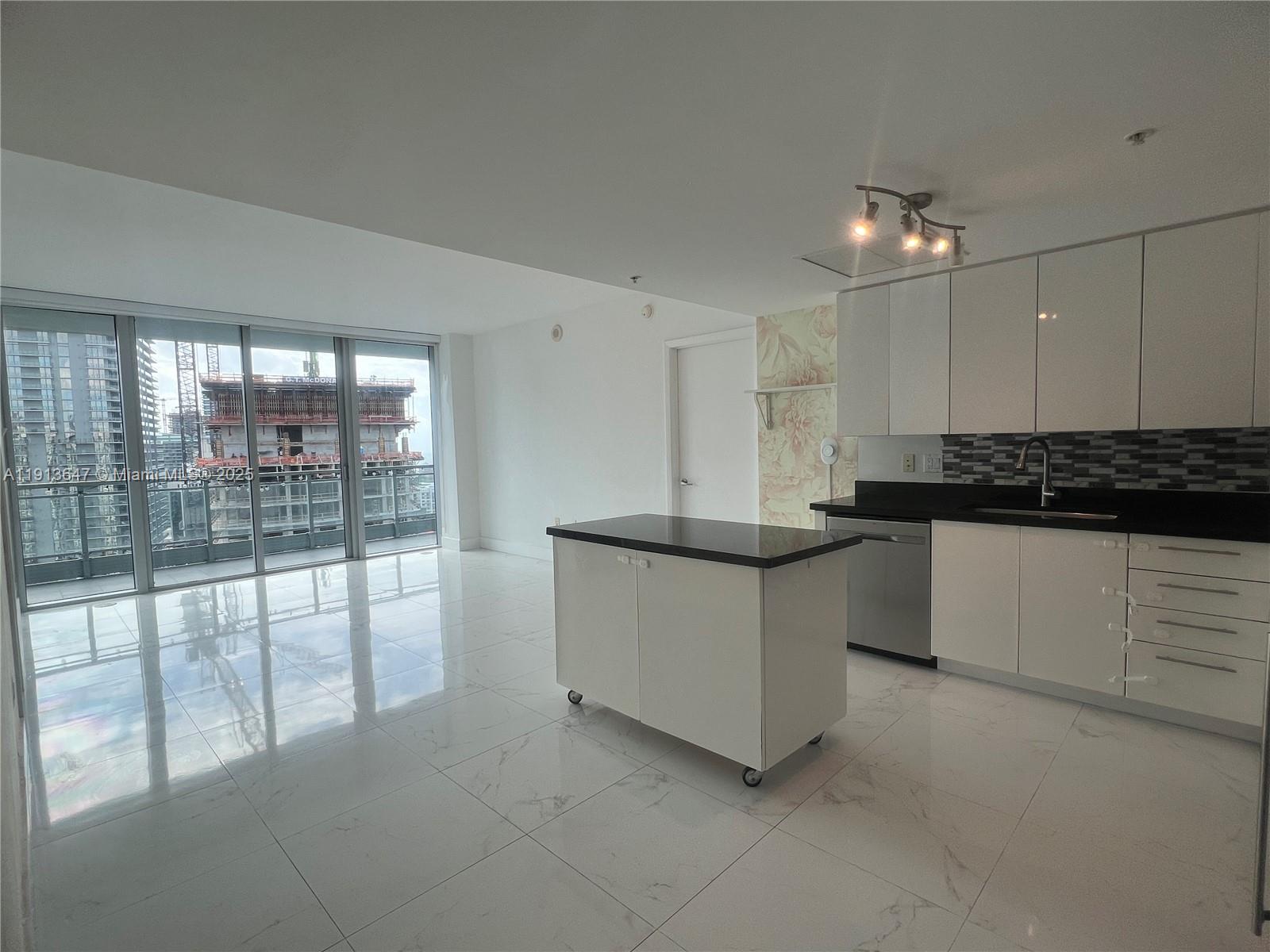 92 SW 3rd St #3803, Miami FL 33130