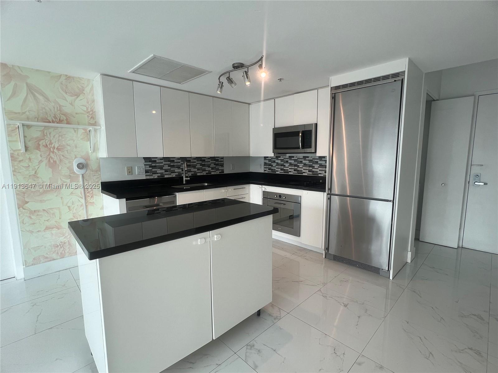 92 SW 3rd St #3803, Miami FL 33130