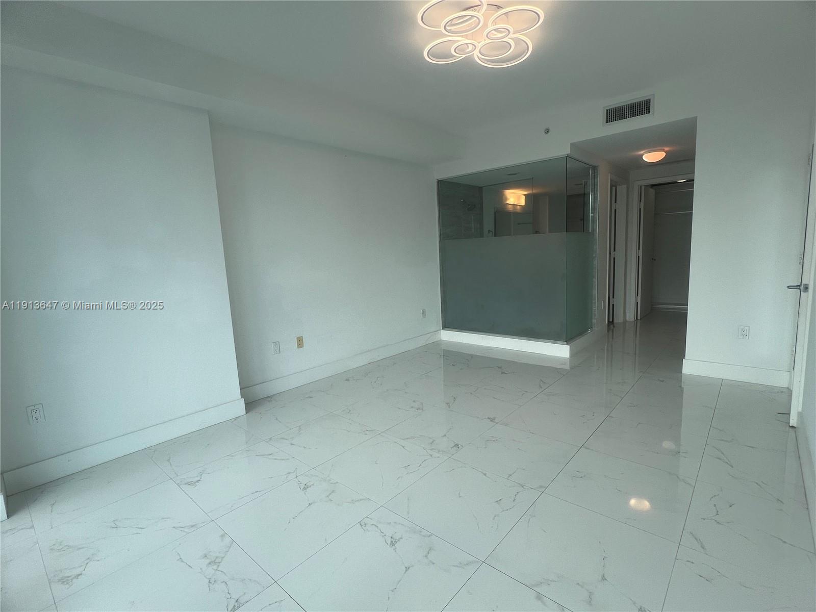 92 SW 3rd St #3803, Miami FL 33130