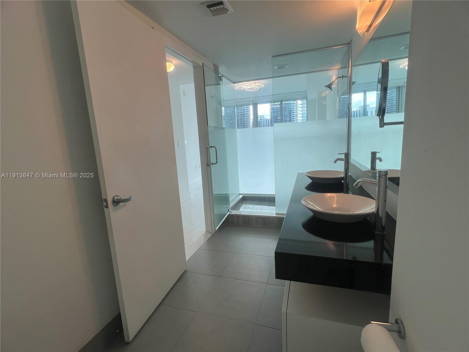 92 SW 3rd St #3803, Miami FL 33130