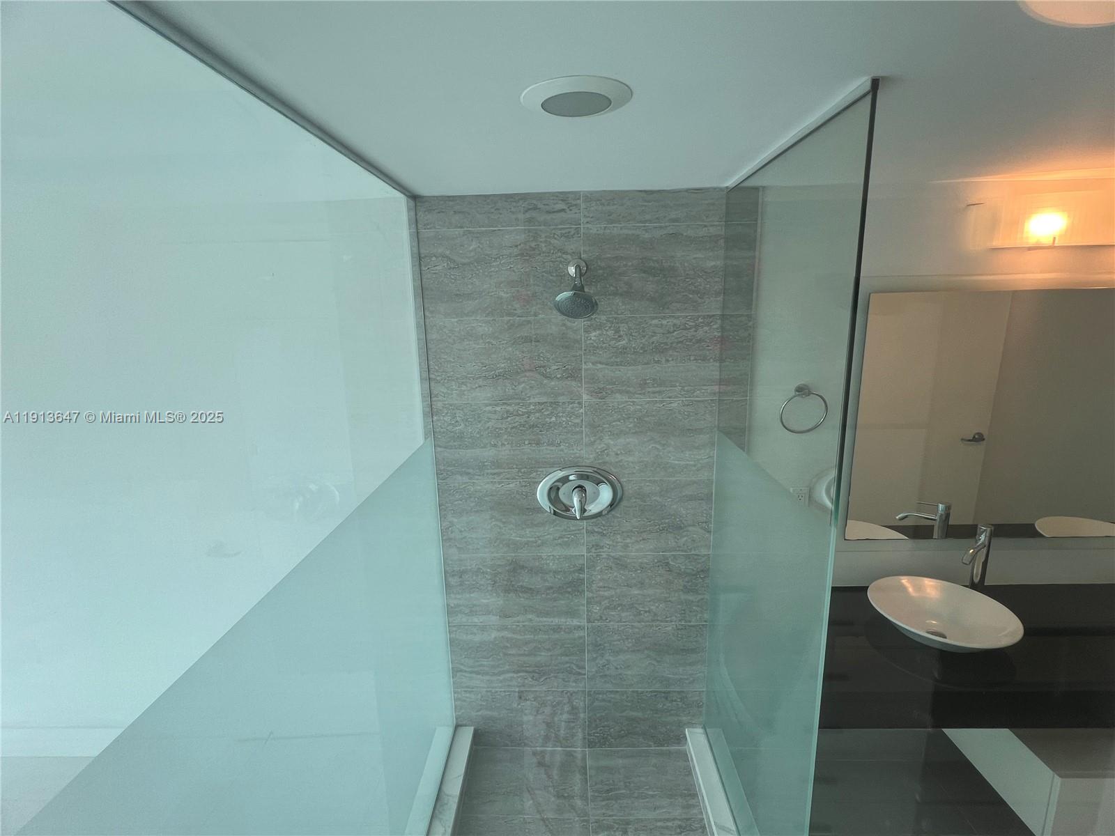 92 SW 3rd St #3803, Miami FL 33130