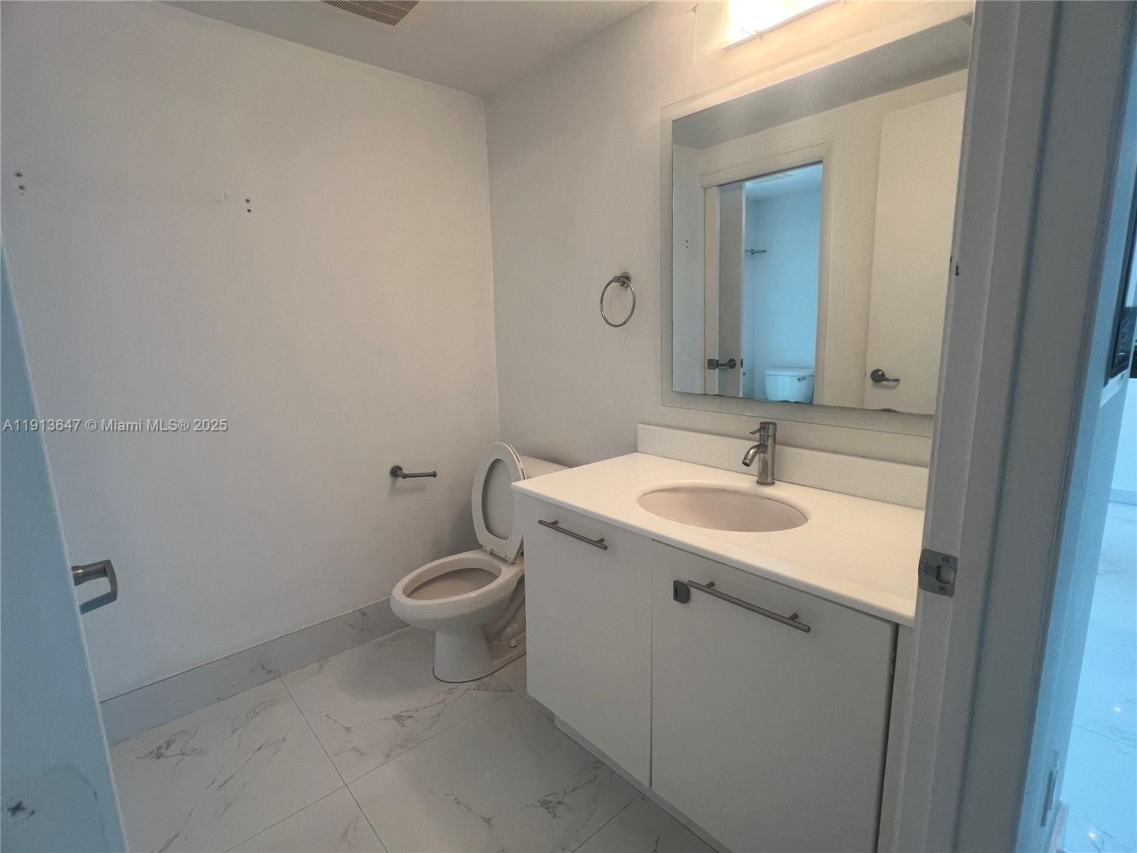 92 SW 3rd St #3803, Miami FL 33130