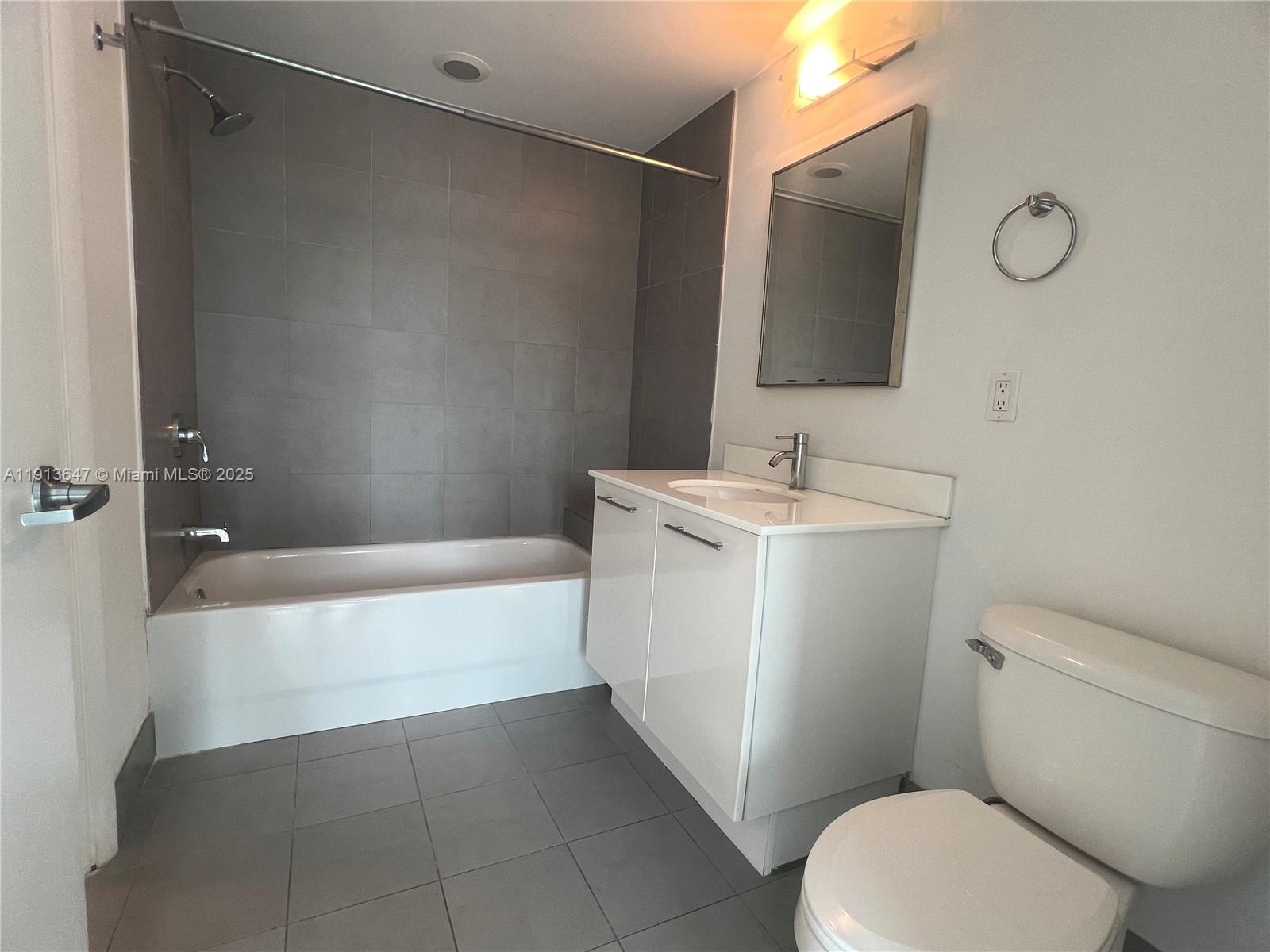 92 SW 3rd St #3803, Miami FL 33130
