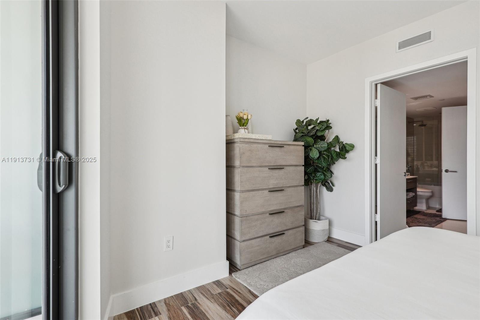 1300 S Miami Ave #2404, Miami FL 33130