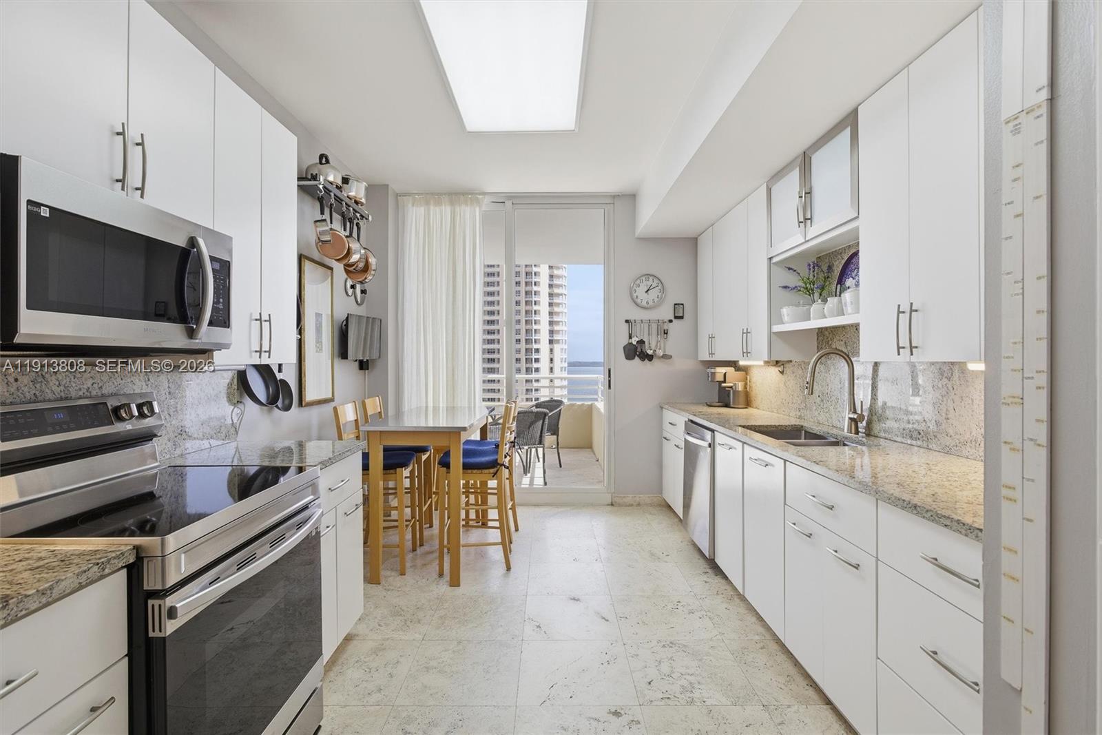 888 Brickell Key Dr #1903, Miami FL 33131