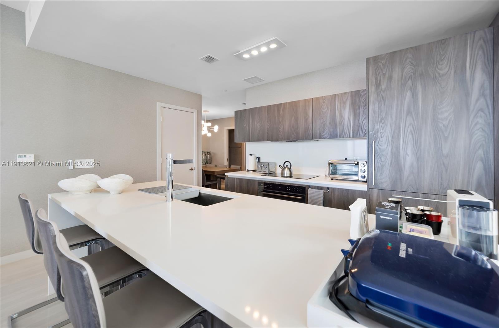 480 NE 31st St #2807, Miami FL 33137