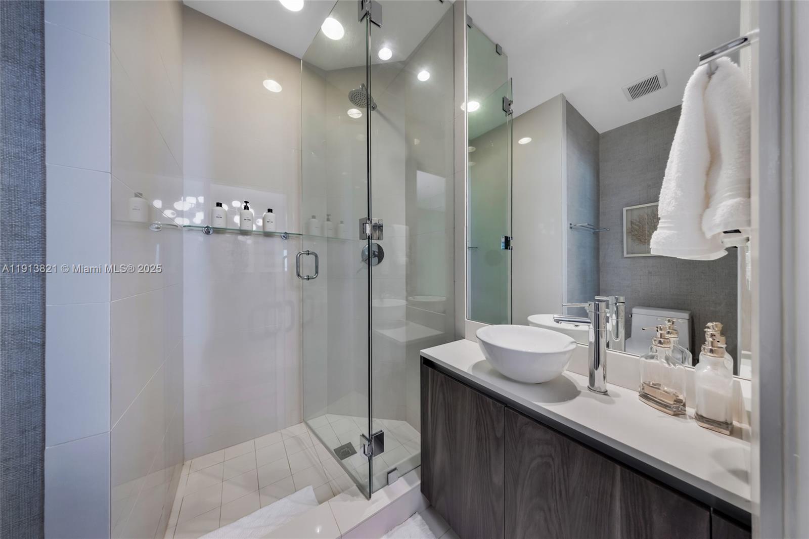 480 NE 31st St #2807, Miami FL 33137