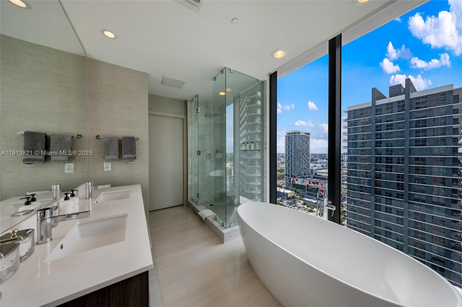 480 NE 31st St #2807, Miami FL 33137
