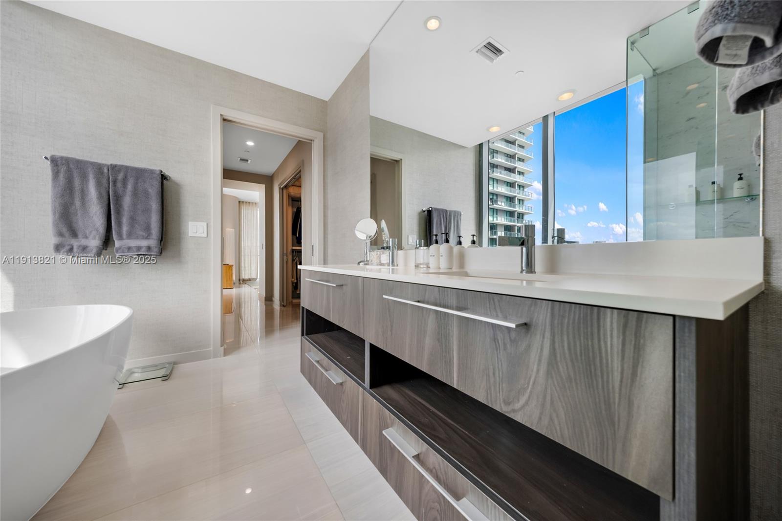 480 NE 31st St #2807, Miami FL 33137