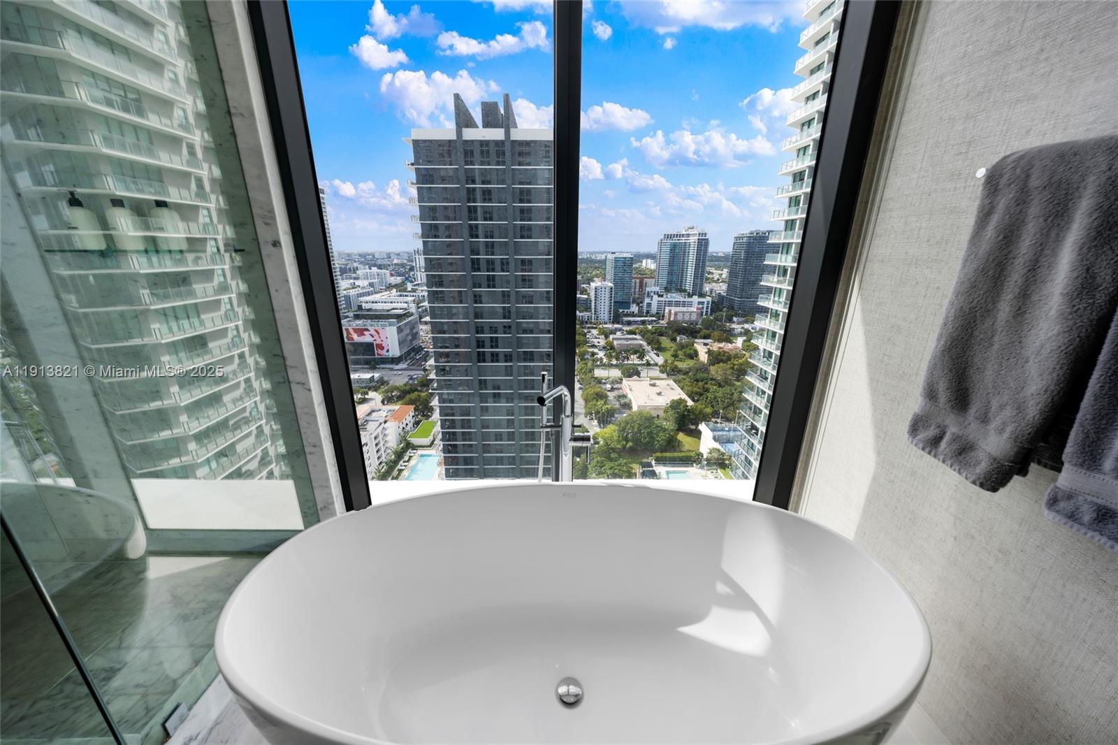 480 NE 31st St #2807, Miami FL 33137