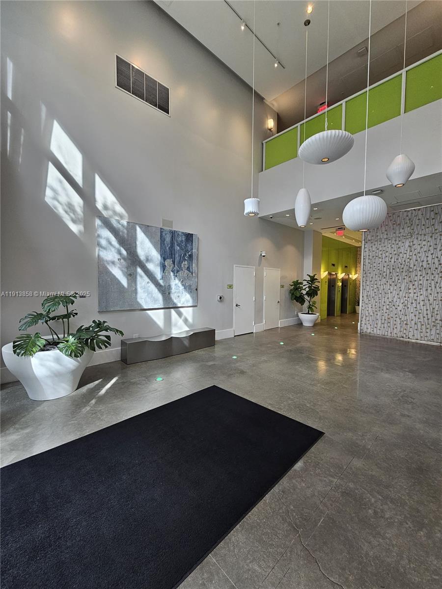 133 NE 2nd Ave #2605, Miami FL 33132