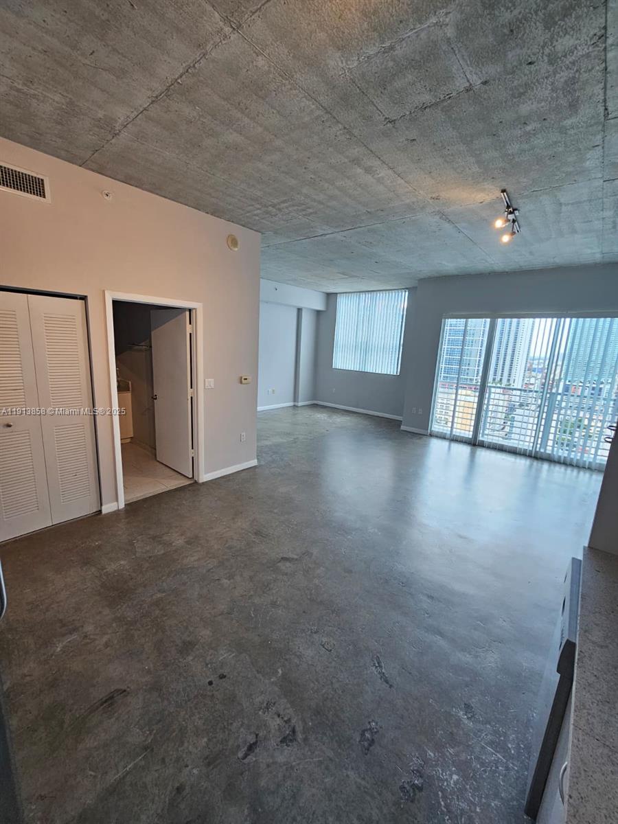 133 NE 2nd Ave #2605, Miami FL 33132