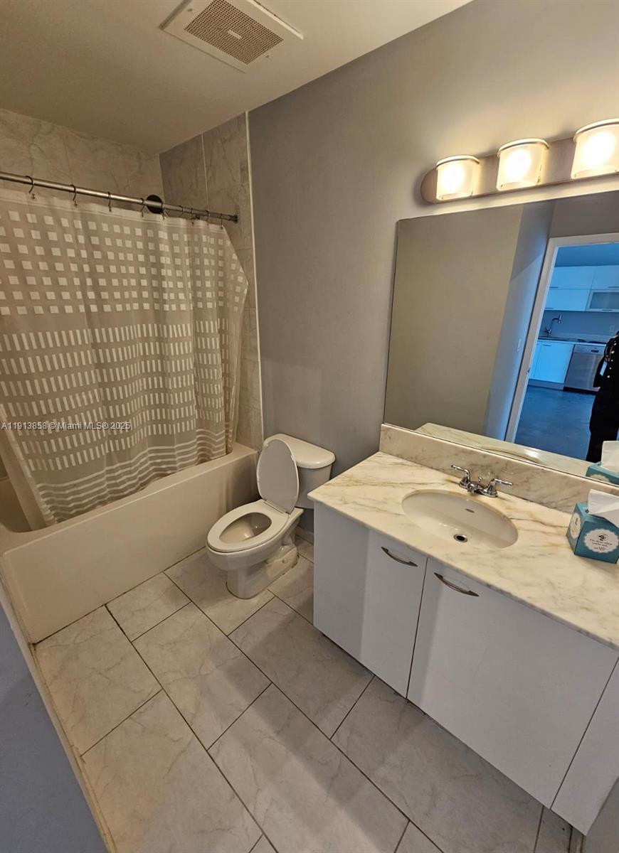 133 NE 2nd Ave #2605, Miami FL 33132