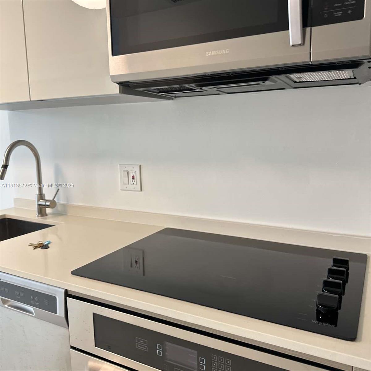 1300 Brickell Bay Dr #2400, Miami FL 33131