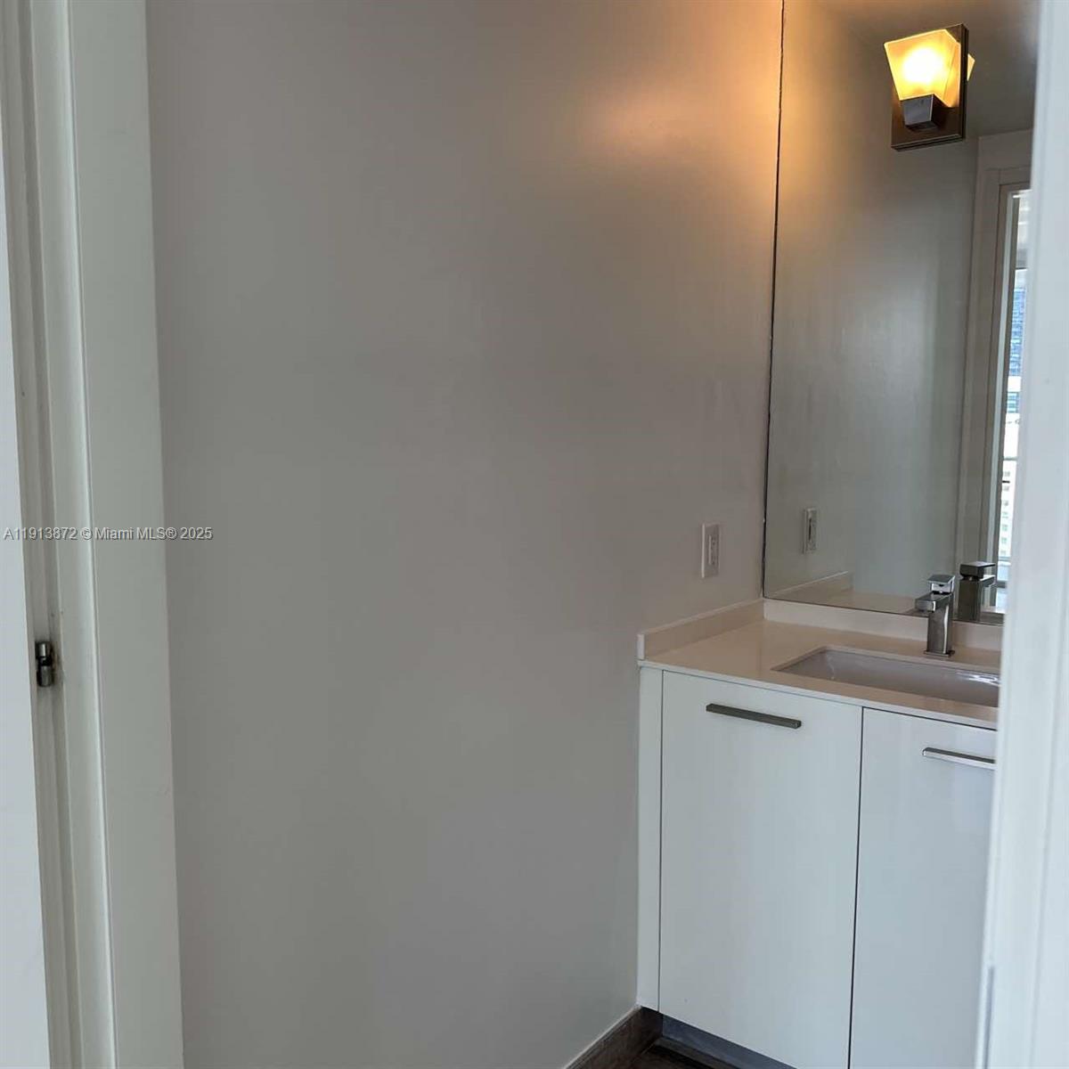 1300 Brickell Bay Dr #2400, Miami FL 33131