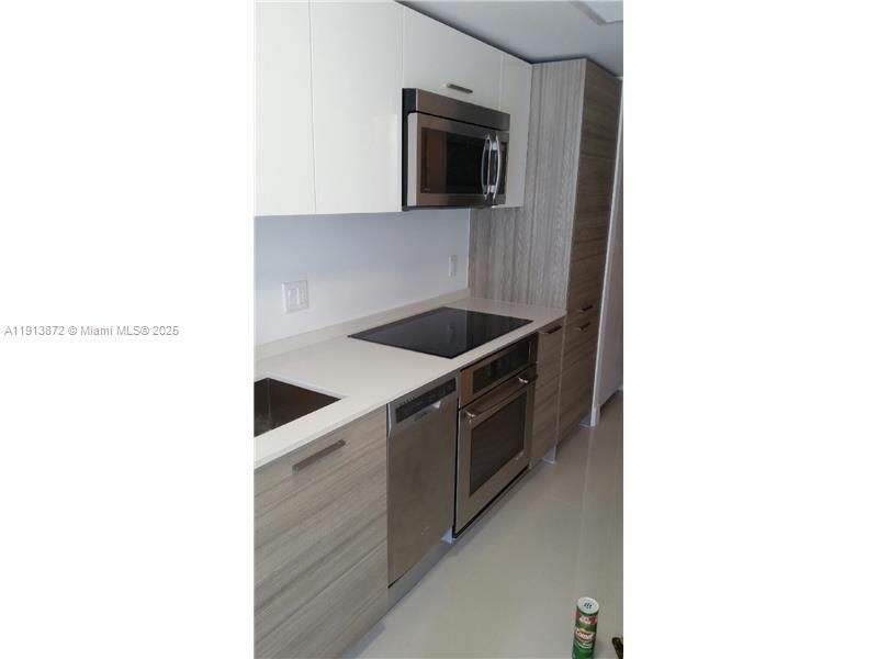 1300 Brickell Bay Dr #2400, Miami FL 33131