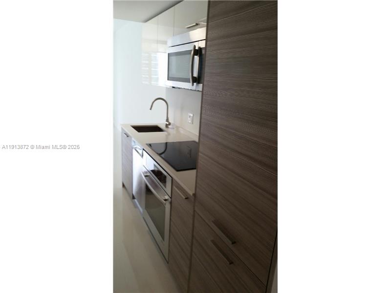 1300 Brickell Bay Dr #2400, Miami FL 33131