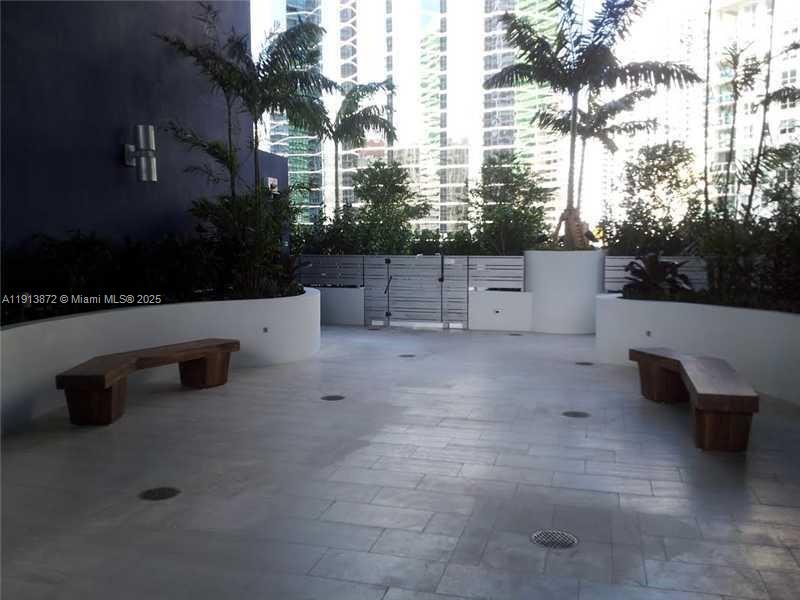 1300 Brickell Bay Dr #2400, Miami FL 33131