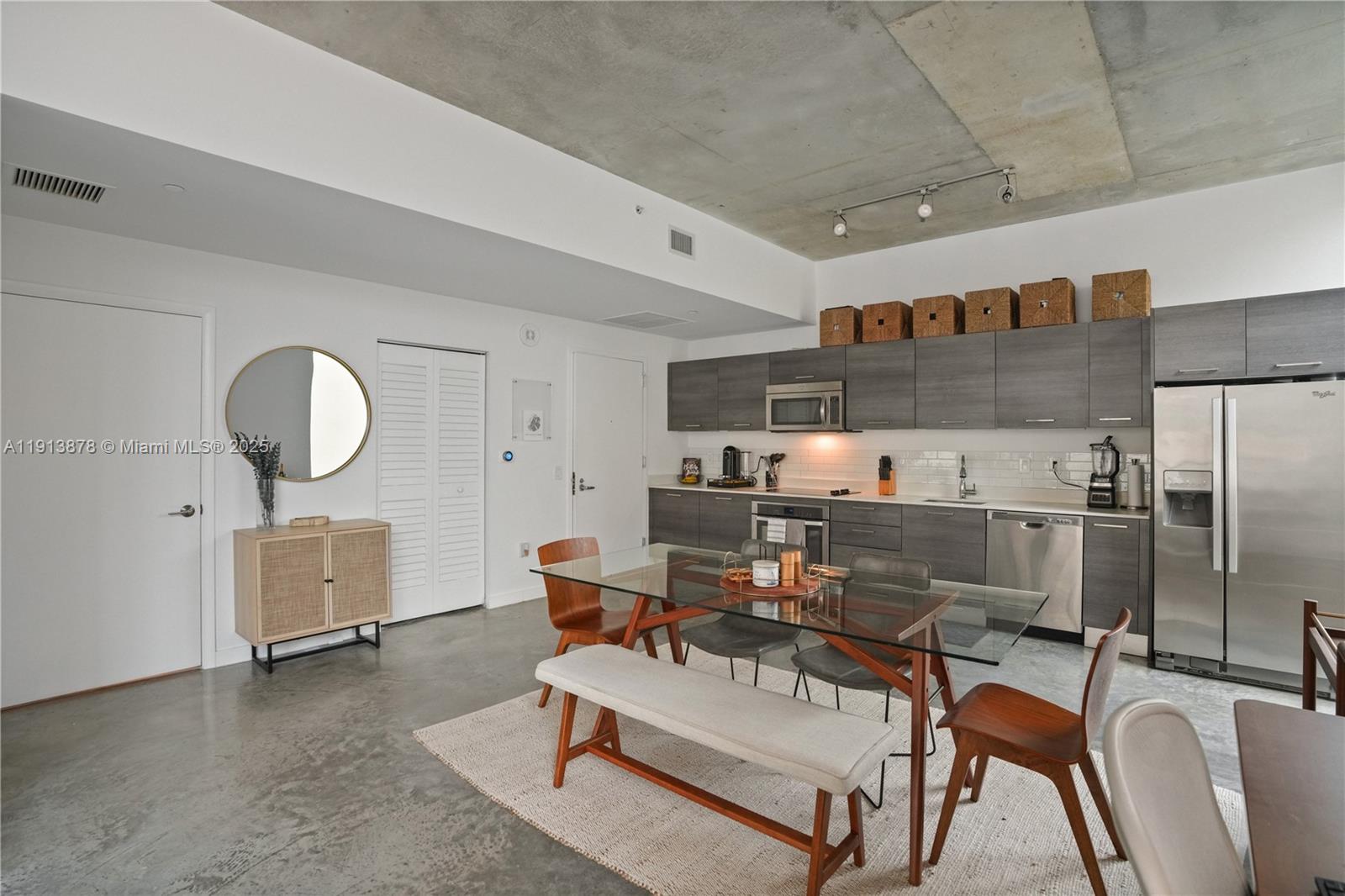 151 SE 1st St #502, Miami FL 33131