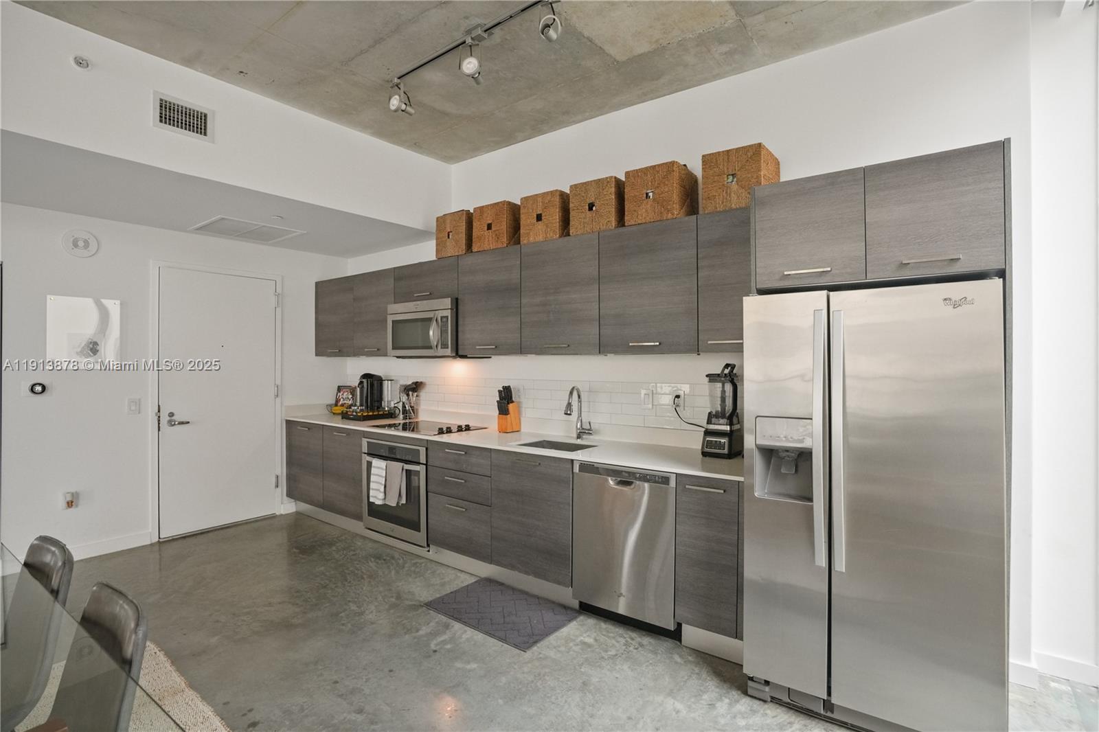151 SE 1st St #502, Miami FL 33131