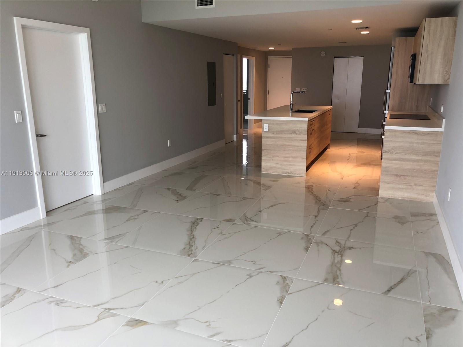 16385 Biscayne Blvd #3003, North Miami Beach FL 33160